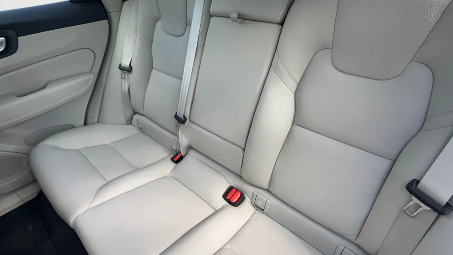 VOLVO XC60 XC60 B5 B AWD Plus Dark aut