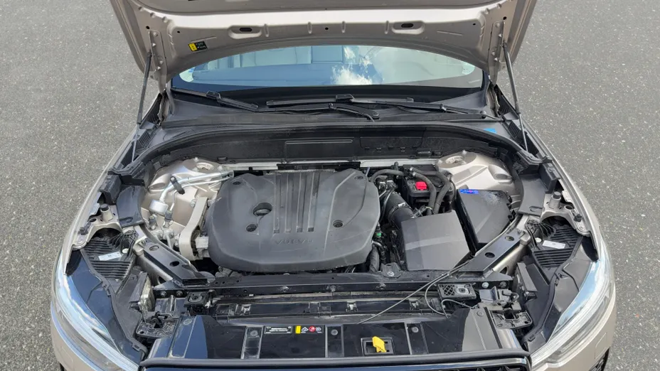 VOLVO XC60 XC60 B5 B AWD Plus Dark aut