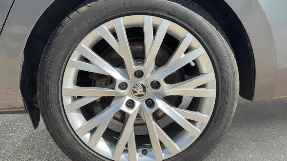 SKODA Superb Superb 2.0 TSI Style DSG
