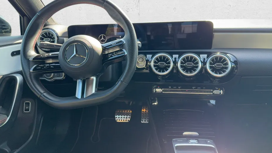 MERCEDES-BENZ A Klasa A 200 AMG Line 7G-DCT