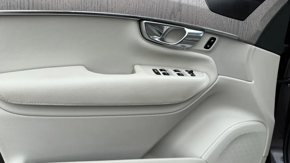 VOLVO XC90 XC90 T8 AWD Plug-In Hybrid Plus Dark 7os aut