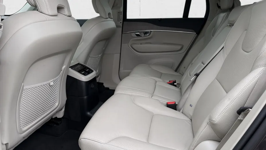 VOLVO XC90 XC90 T8 AWD Plug-In Hybrid Plus Dark 7os aut