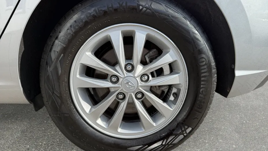 HYUNDAI i30 i30 1.5 DPI Classic +