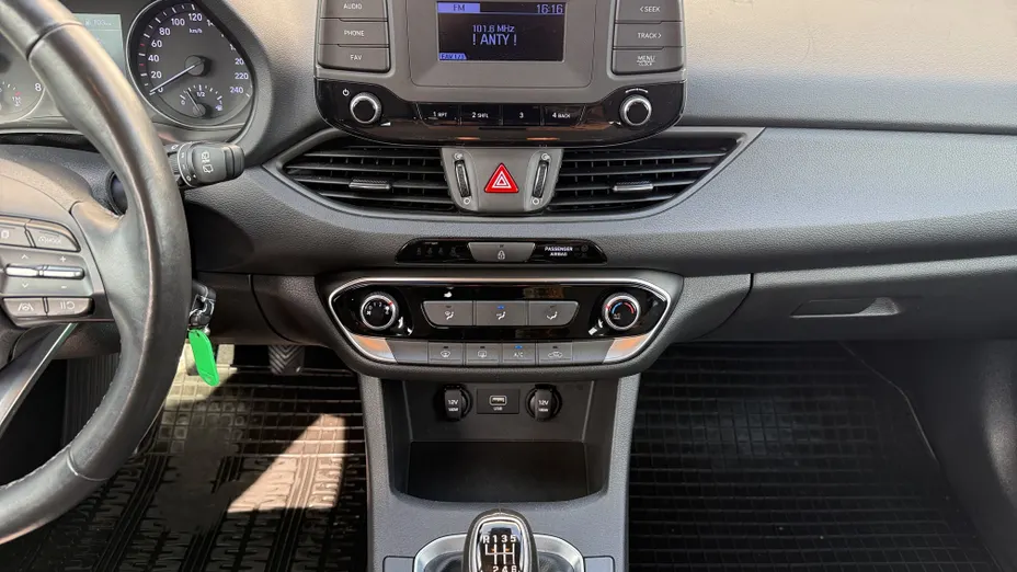 HYUNDAI i30 i30 1.5 DPI Classic +