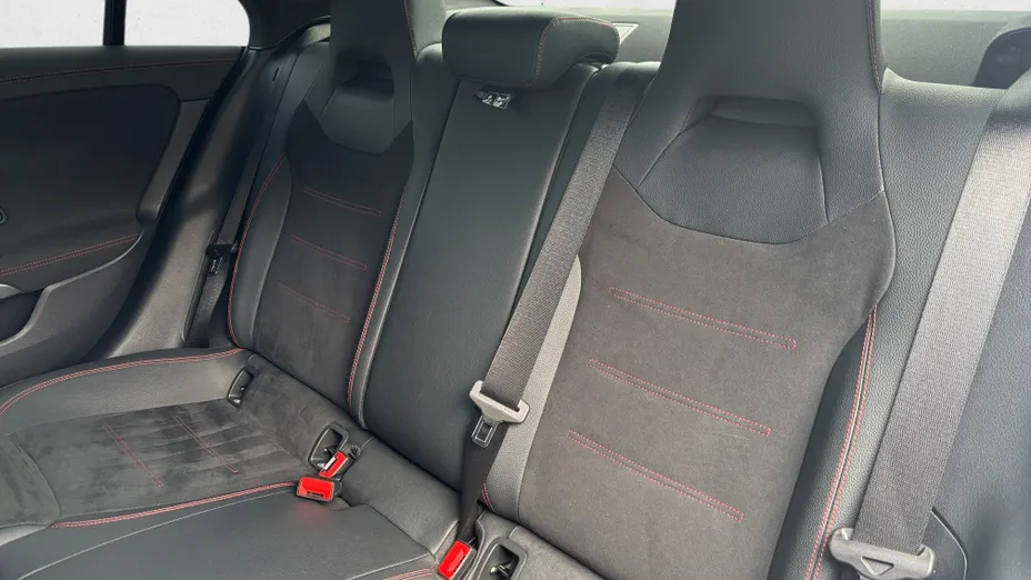 MERCEDES-BENZ CLA CLA 200 AMG Line 7G-DCT