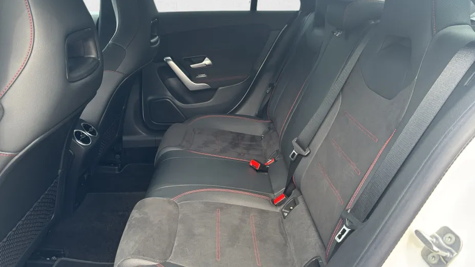 MERCEDES-BENZ CLA CLA 200 AMG Line 7G-DCT