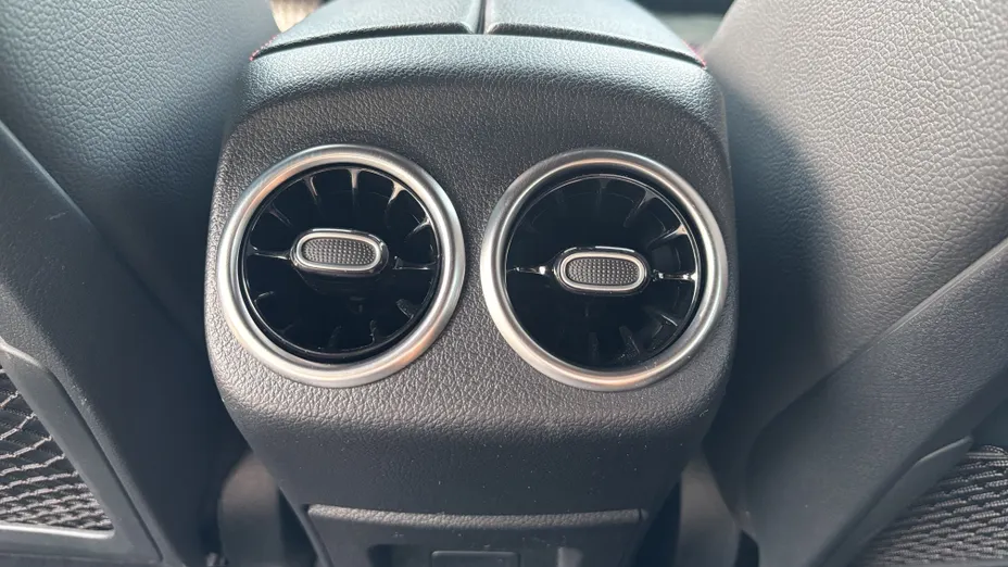 MERCEDES-BENZ CLA CLA 200 AMG Line 7G-DCT