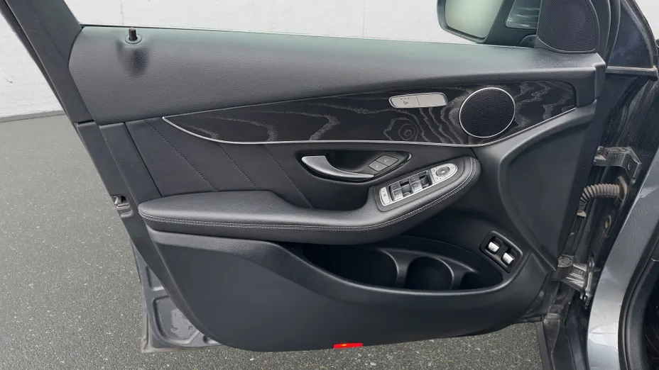 MERCEDES-BENZ GLC GLC 300 e 4-Matic