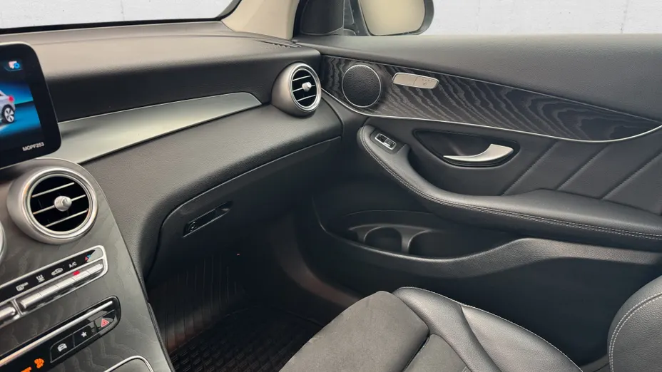 MERCEDES-BENZ GLC GLC 300 e 4-Matic