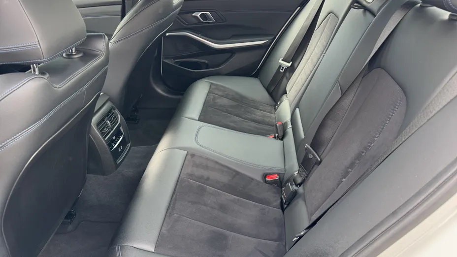 BMW Seria 3 318i M Sport aut