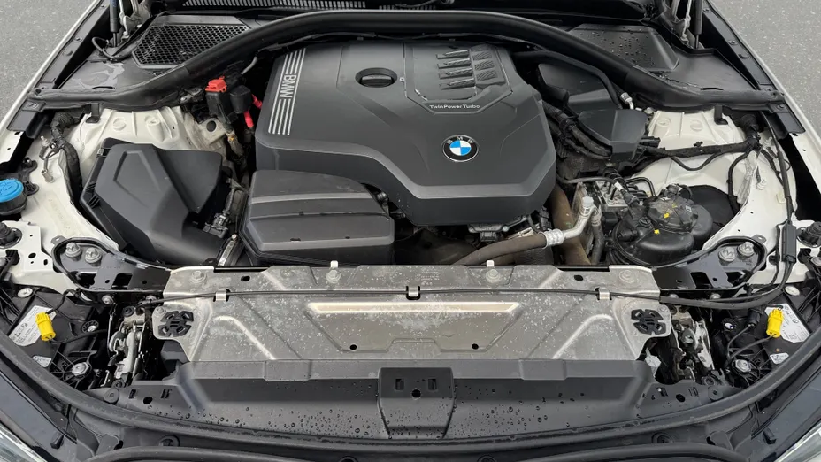 BMW Seria 3 318i M Sport aut