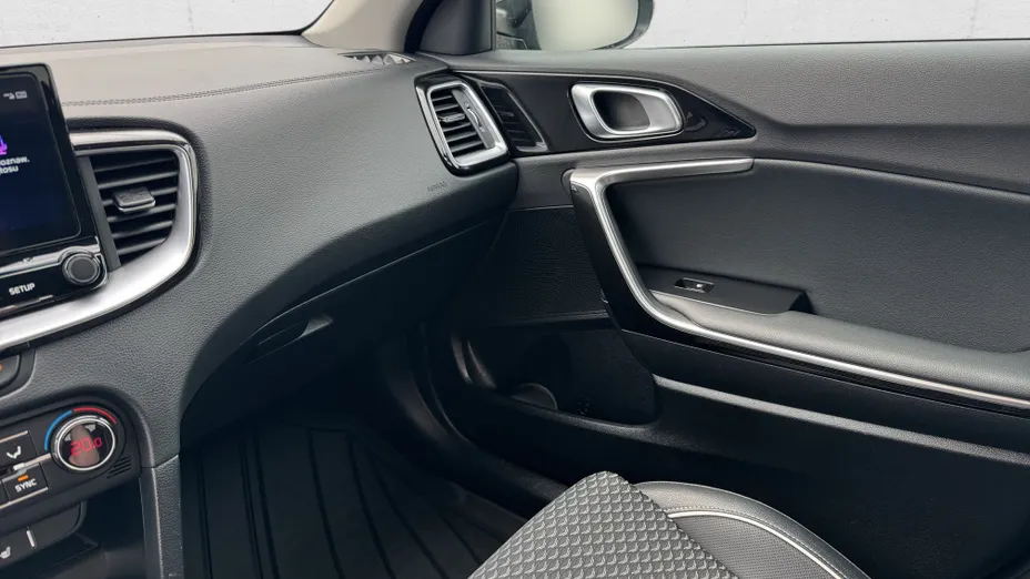 KIA Cee'd Ceed 1.5 T-GDI Tribute DCT