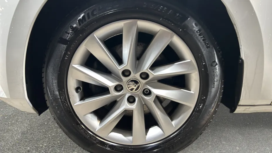 SKODA Superb Superb 2.0 TDI SCR Ambition