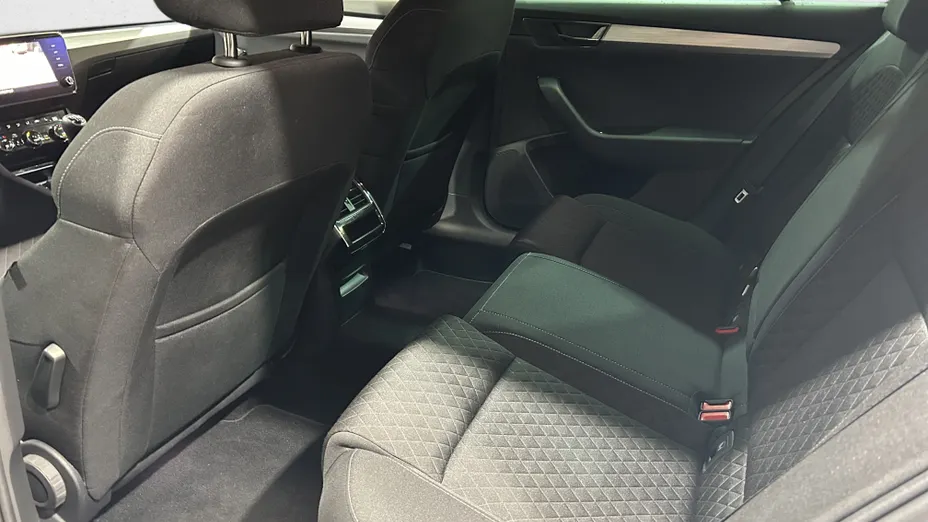 SKODA Superb Superb 2.0 TDI SCR Ambition