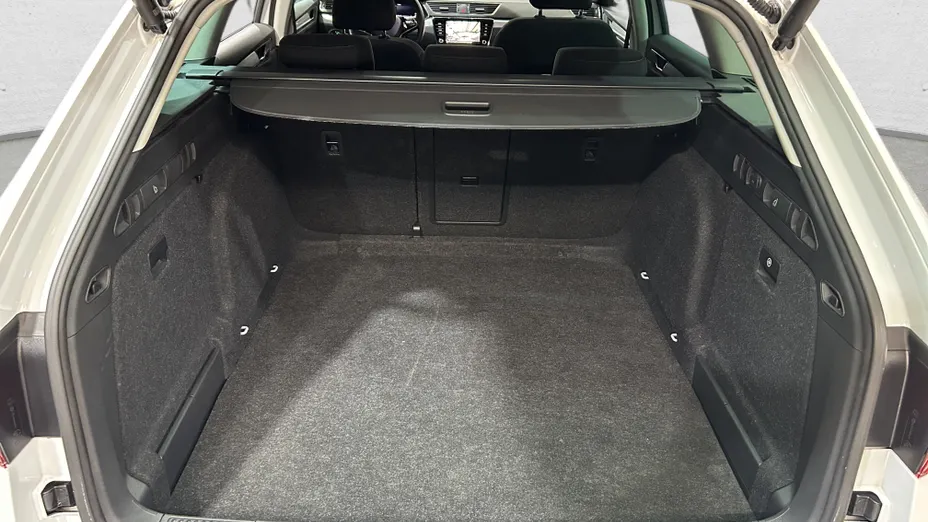 SKODA Superb Superb 2.0 TDI SCR Ambition