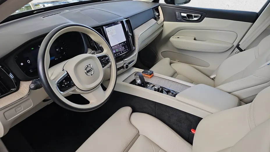 VOLVO XC60 XC60 B4 B Plus Dark aut