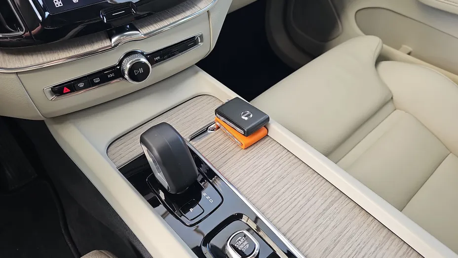 VOLVO XC60 XC60 B4 B Plus Dark aut