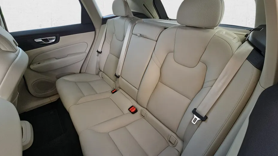 VOLVO XC60 XC60 B4 B Plus Dark aut