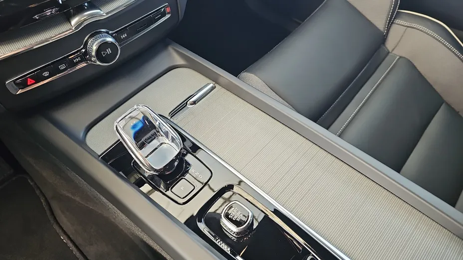 VOLVO XC60 XC60 B4 B Plus Dark aut