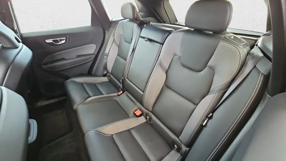 VOLVO XC60 XC60 B4 B Plus Dark aut
