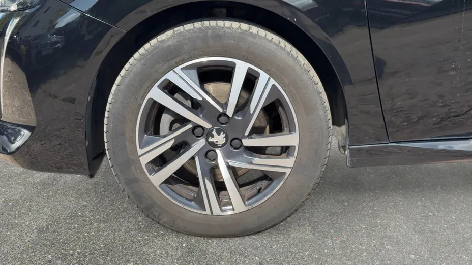 PEUGEOT 208 208 1.2 PureTech Allure S&S EAT8