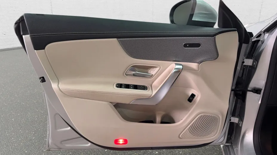 MERCEDES-BENZ CLA CLA 200 Progressive 7G-DCT