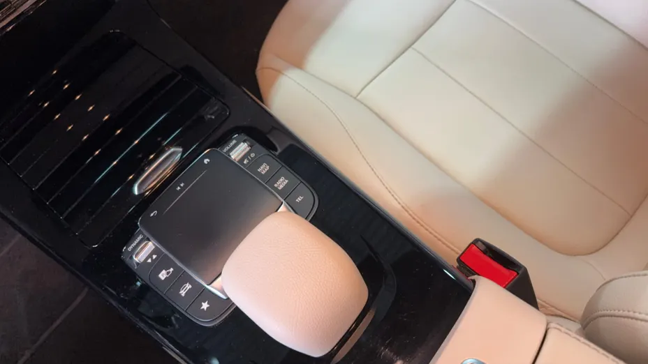 MERCEDES-BENZ CLA CLA 200 Progressive 7G-DCT