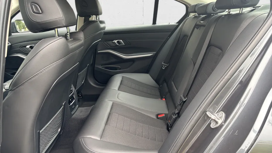 BMW Seria 3 320d xDrive mHEV Advantage aut