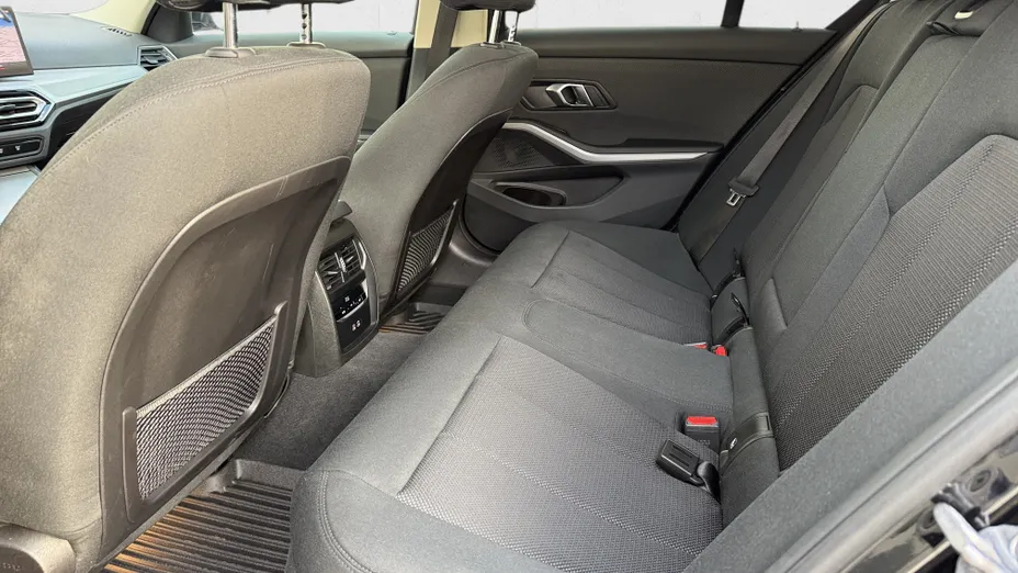 BMW Seria 3 318i aut