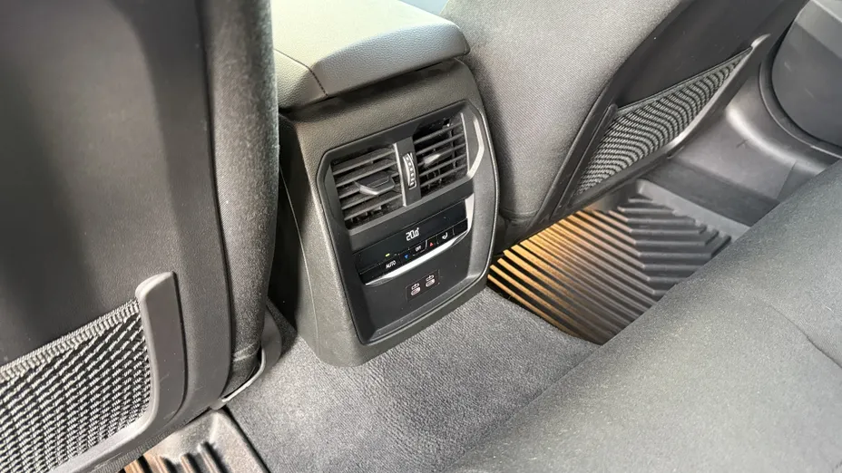 BMW Seria 3 318i aut