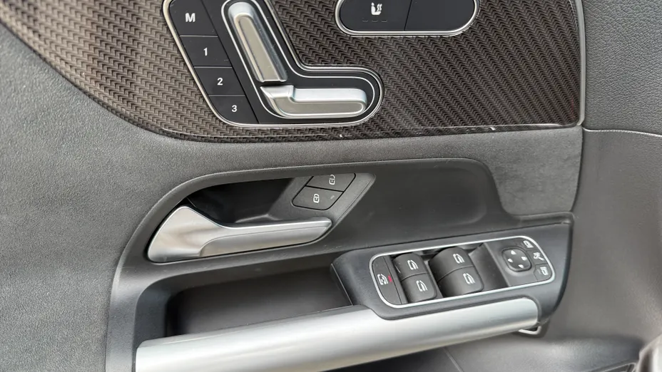 MERCEDES-BENZ GLA GLA 200 mHEV AMG Line 7G-DCT