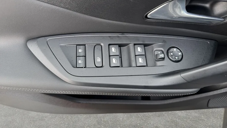 PEUGEOT 408 408 1.2 PureTech Allure S&S EAT8