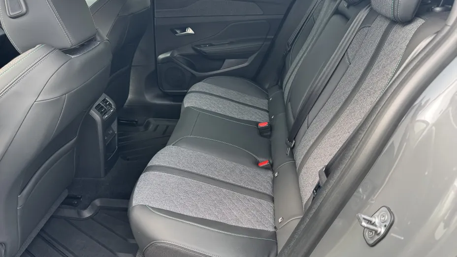 PEUGEOT 408 408 1.2 PureTech Allure S&S EAT8