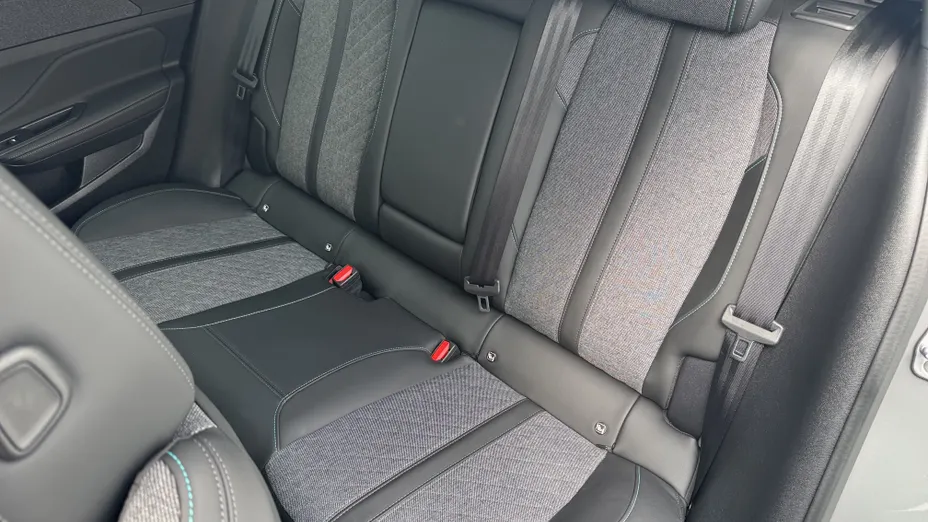 PEUGEOT 408 408 1.2 PureTech Allure S&S EAT8