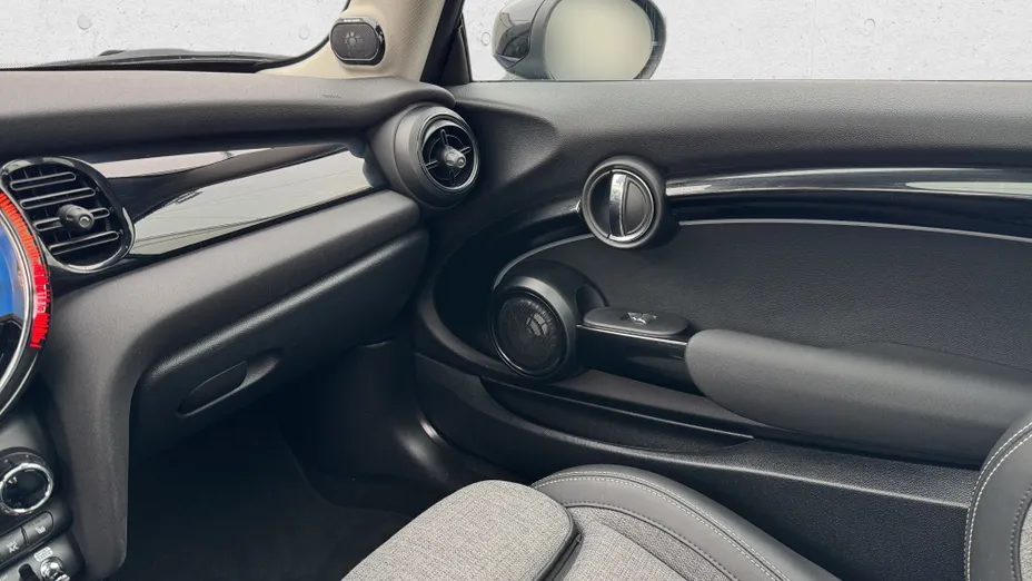 MINI [BMW] Mini Cooper SE Classic Trim