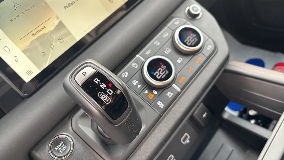LAND ROVER Defender Defender 90 3.0 D250 mHEV X-Dynamic SE