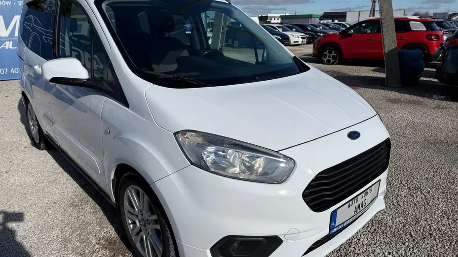 FORD Tourneo Courier -