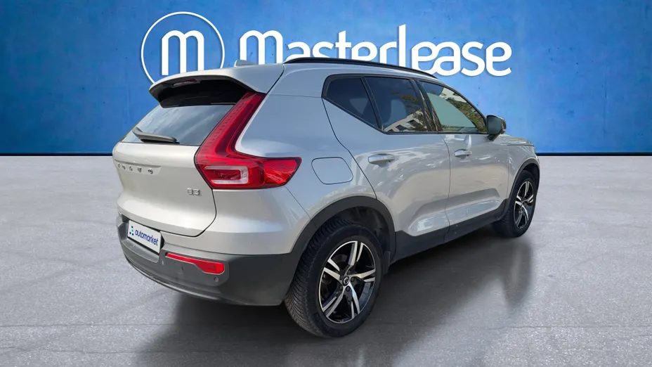 VOLVO XC40 XC40 B3 Plus Dark aut