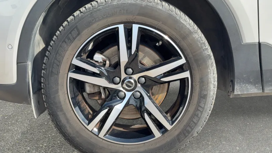 VOLVO XC40 XC40 B3 Plus Dark aut