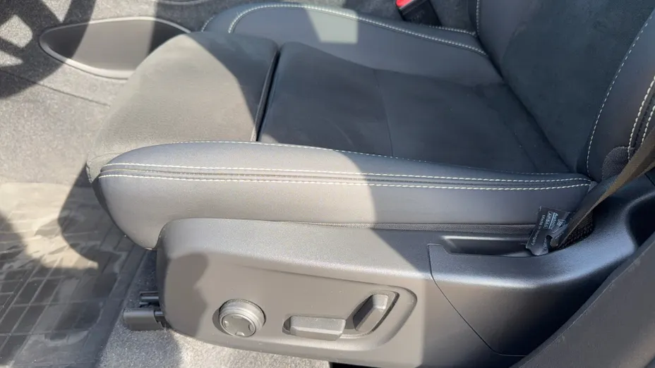 VOLVO XC40 XC40 B3 Plus Dark aut