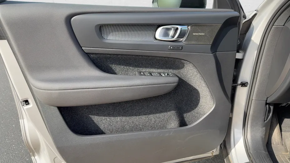 VOLVO XC40 XC40 B3 Plus Dark aut