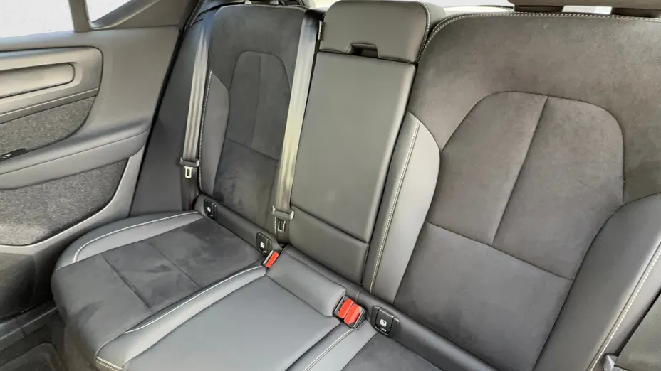 VOLVO XC40 XC40 B3 Plus Dark aut