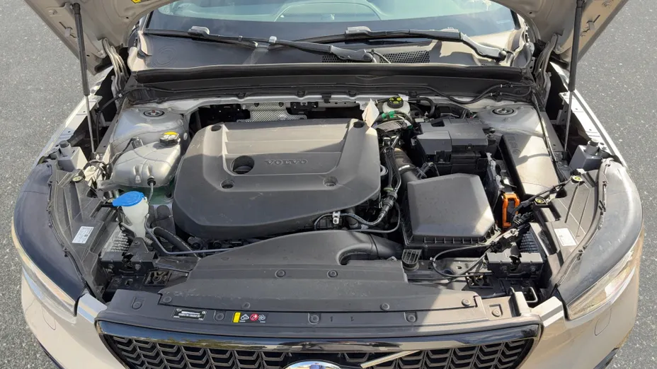 VOLVO XC40 XC40 B3 Plus Dark aut