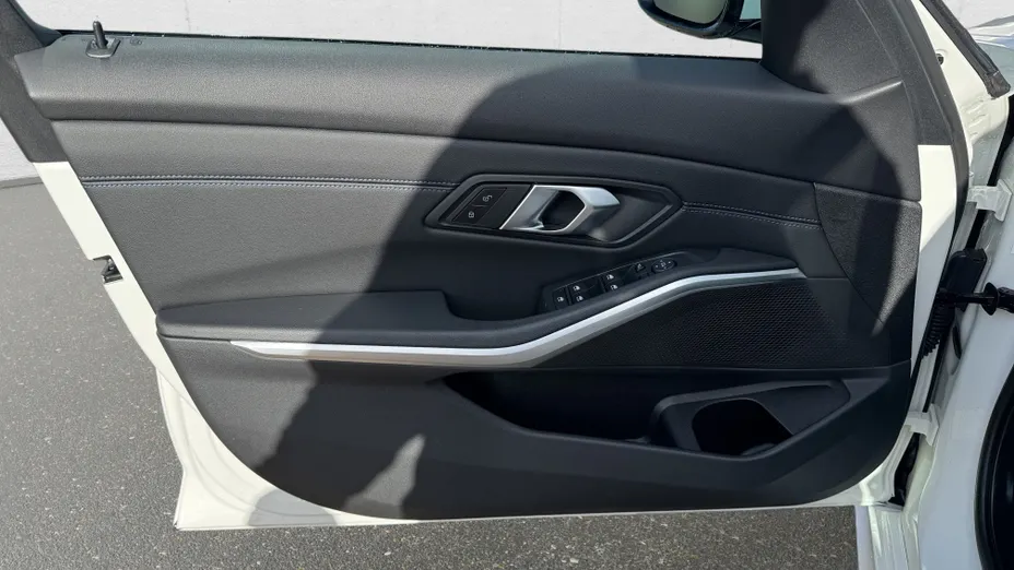 BMW Seria 3 318i M Sport aut