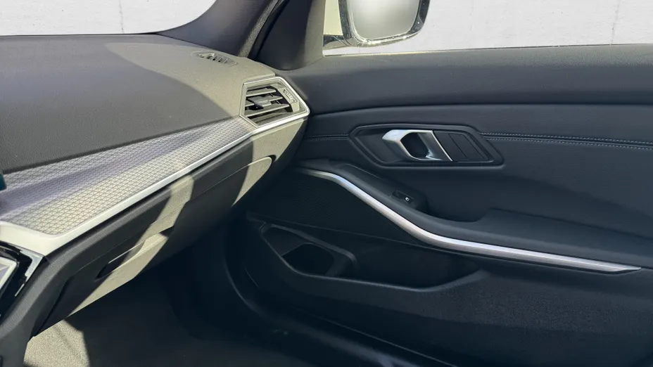 BMW Seria 3 318i M Sport aut