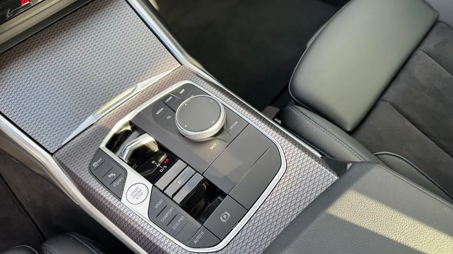 BMW Seria 3 318i M Sport aut