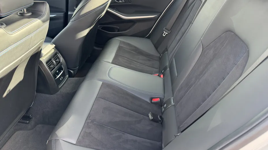 BMW Seria 3 318i M Sport aut