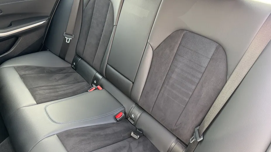 BMW Seria 3 318i M Sport aut