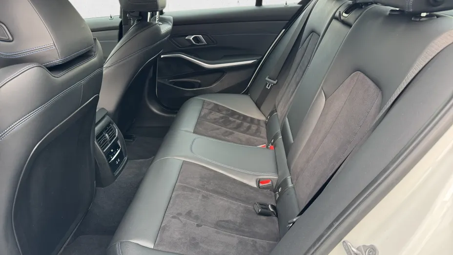 BMW Seria 3 318i M Sport aut