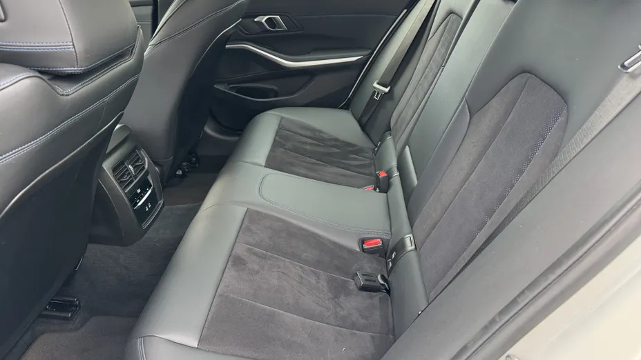 BMW Seria 3 318i M Sport aut